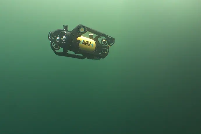 AUV surveys SAR